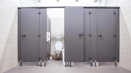 sexe toilettes publiques