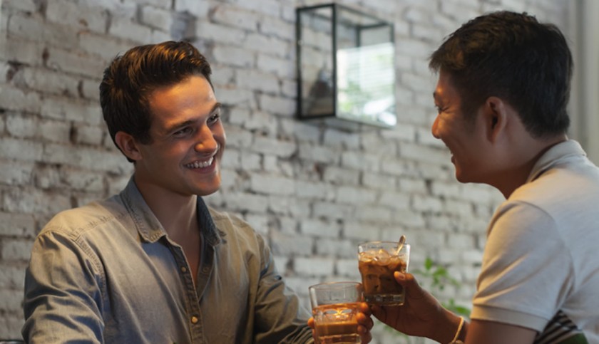 Flirter avec des homosexuels : 7 conseils pour augmenter vos chances